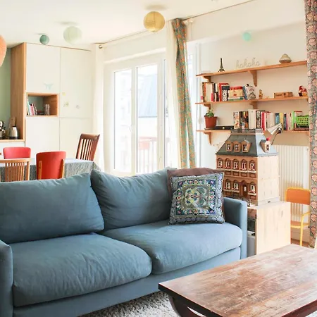 Apartment Large Family With Balcony And Parking Paris